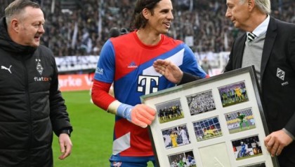 九游体育网站-红牌是天灾，轮换与换人是人祸，拜仁危机死灰复燃